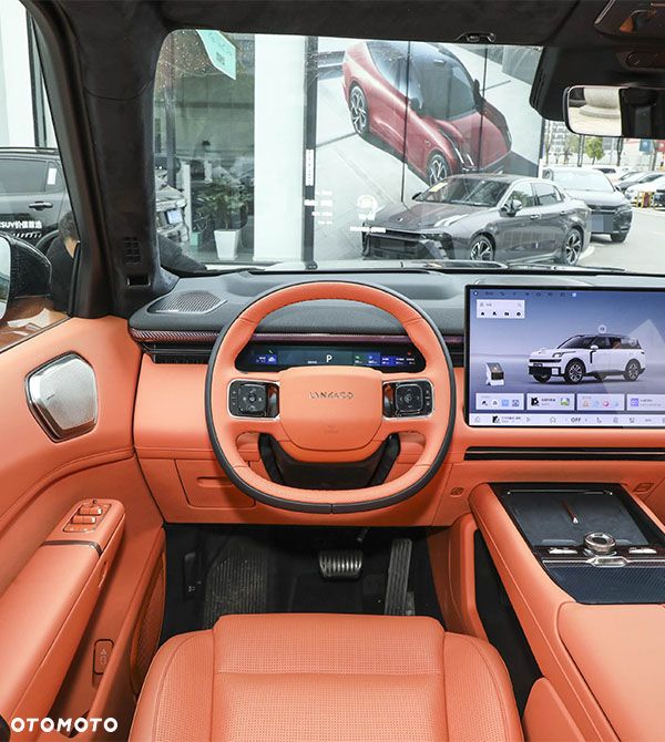 Lynk & Co 900 - 15