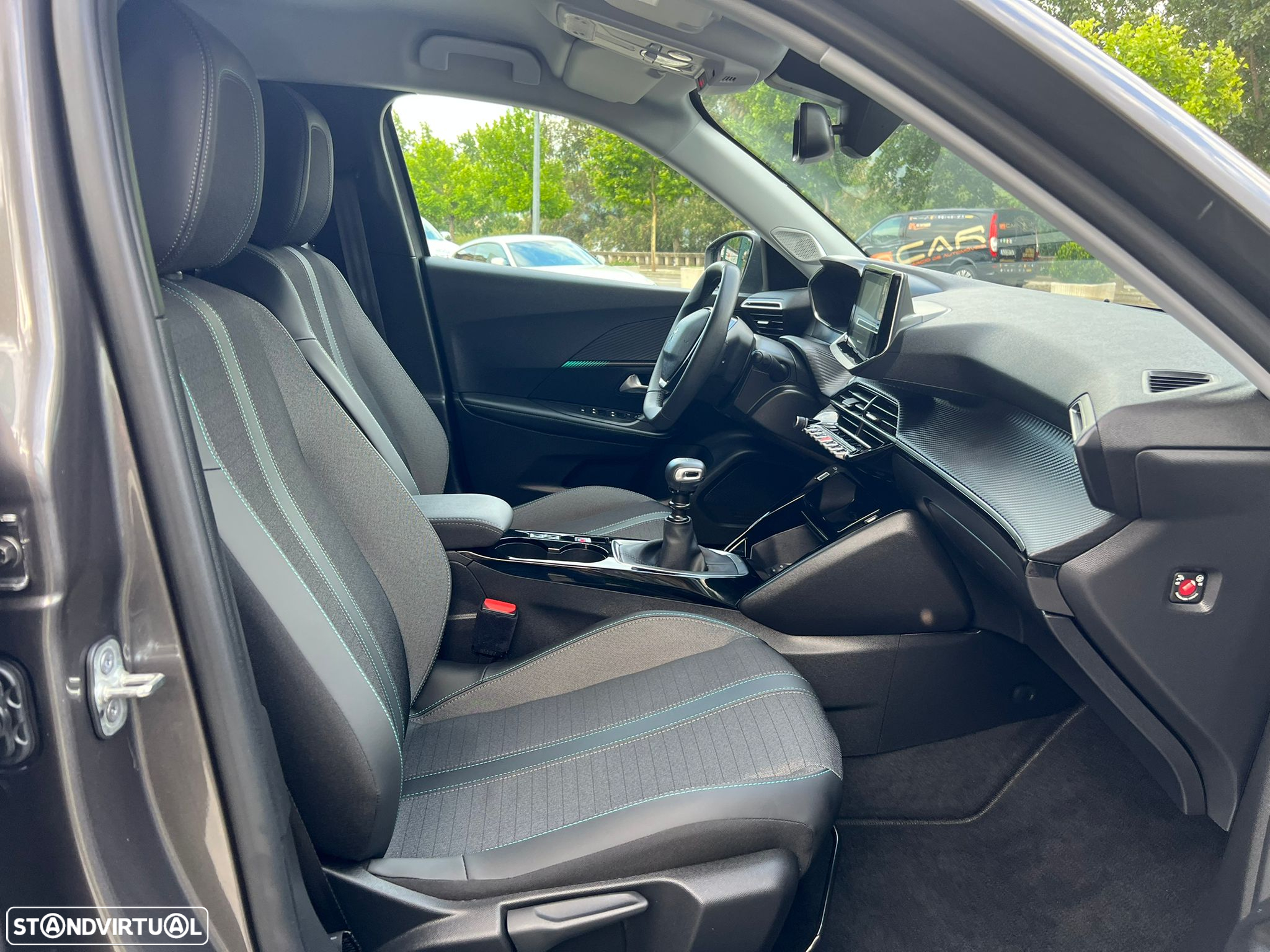 Peugeot 2008 - 14