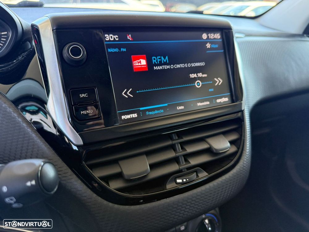 Peugeot 208 1.2 PureTech Style - 21