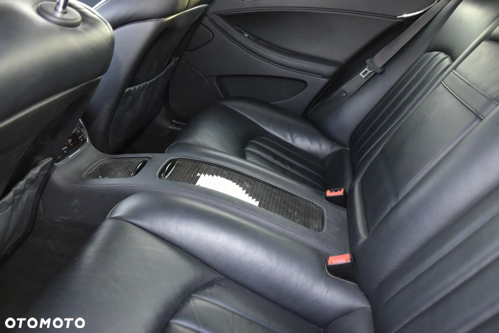 Mercedes-Benz CLS - 8
