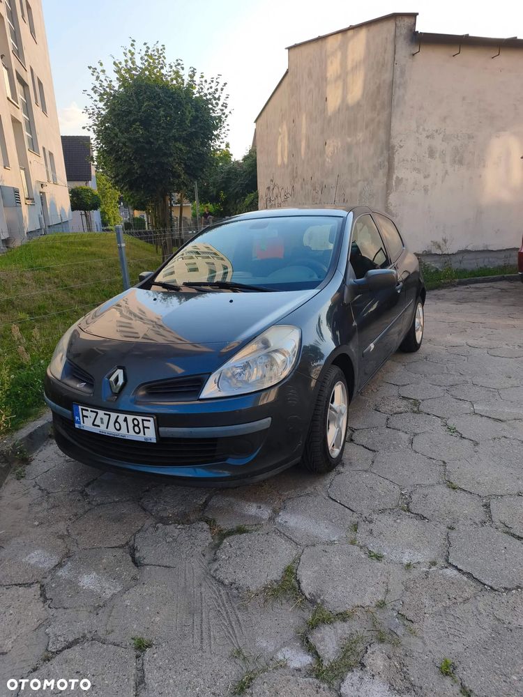 Renault Clio - 1