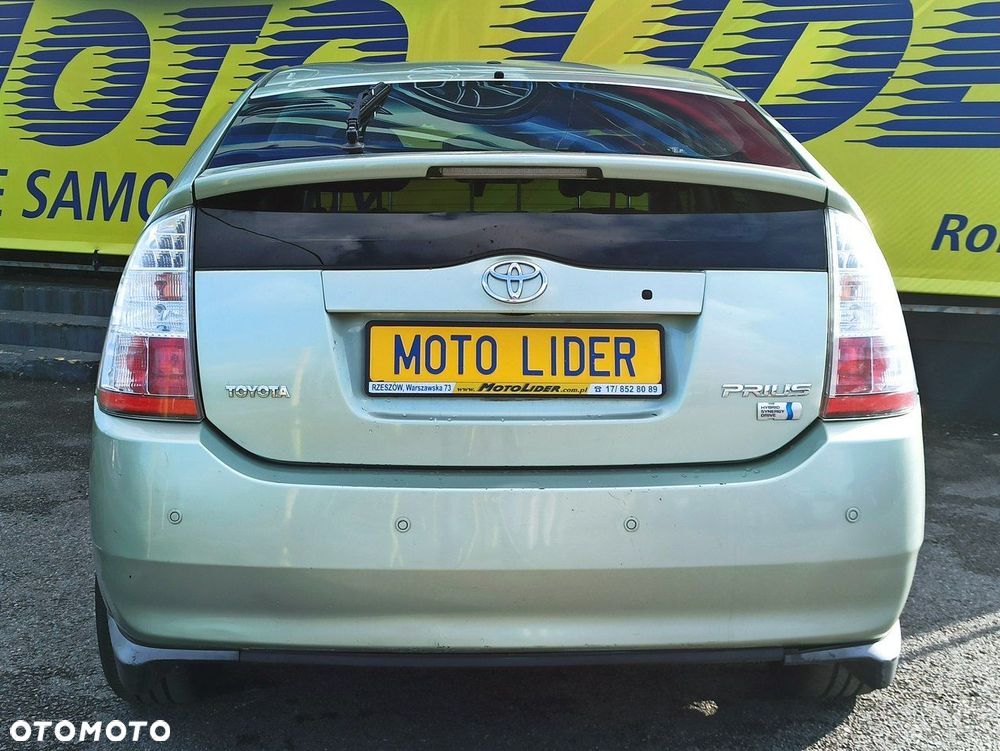 Toyota Prius - 5