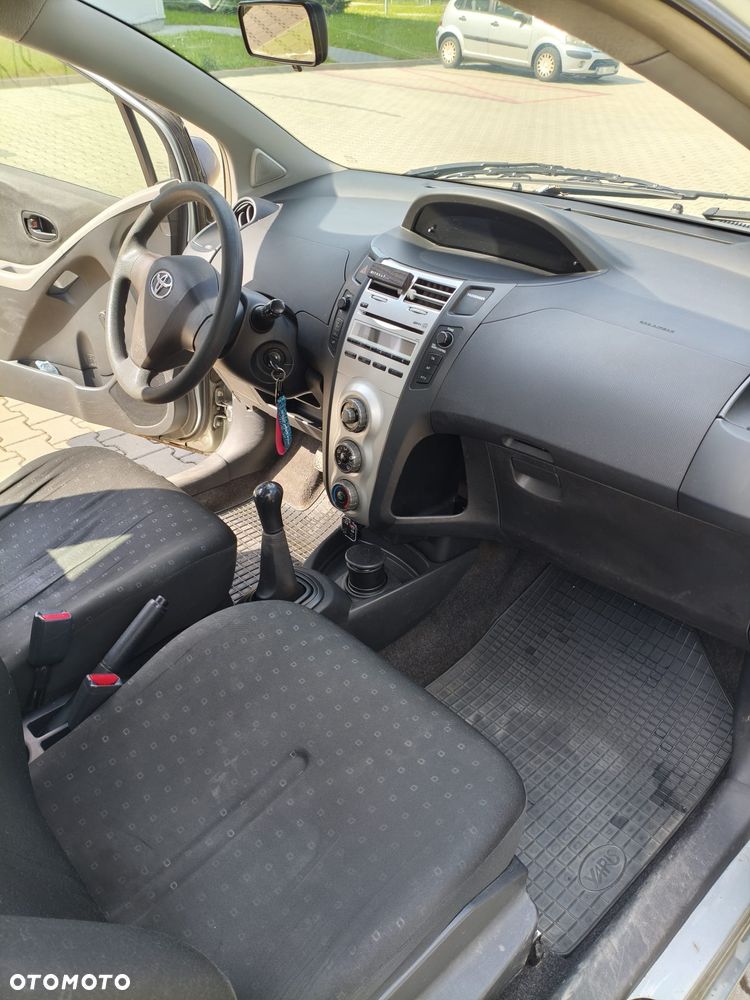 Toyota Yaris 1.0 Luna A/C - 9