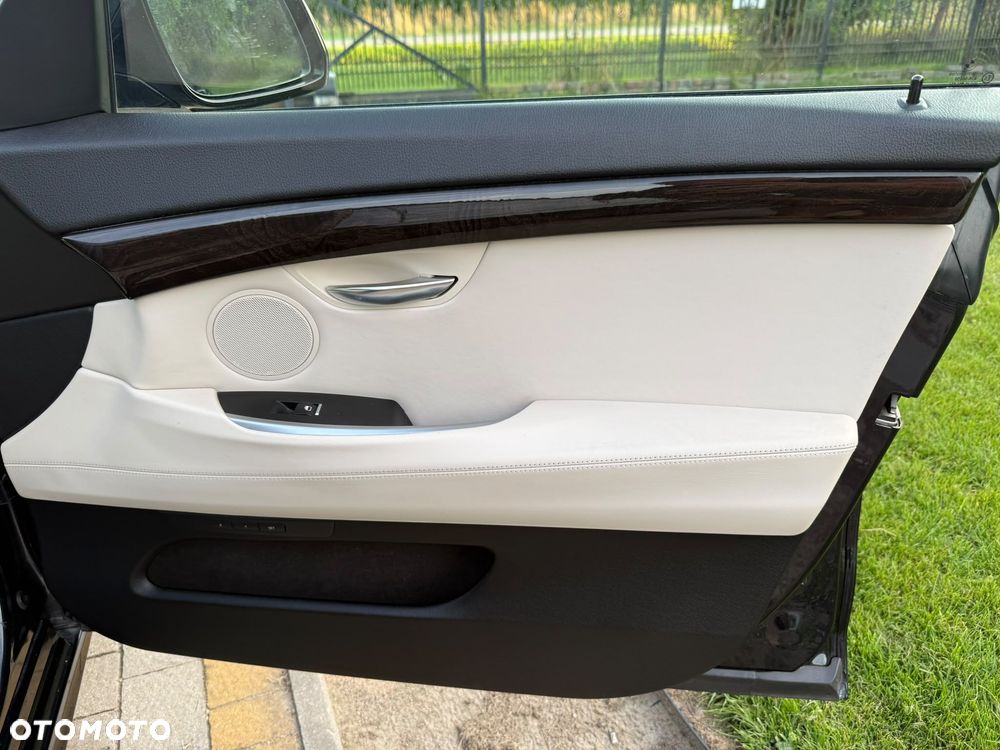 BMW Seria 5 520d xDrive Luxury Line - 11