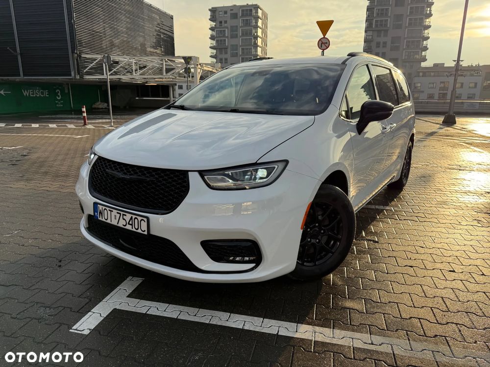 Chrysler Pacifica - 27