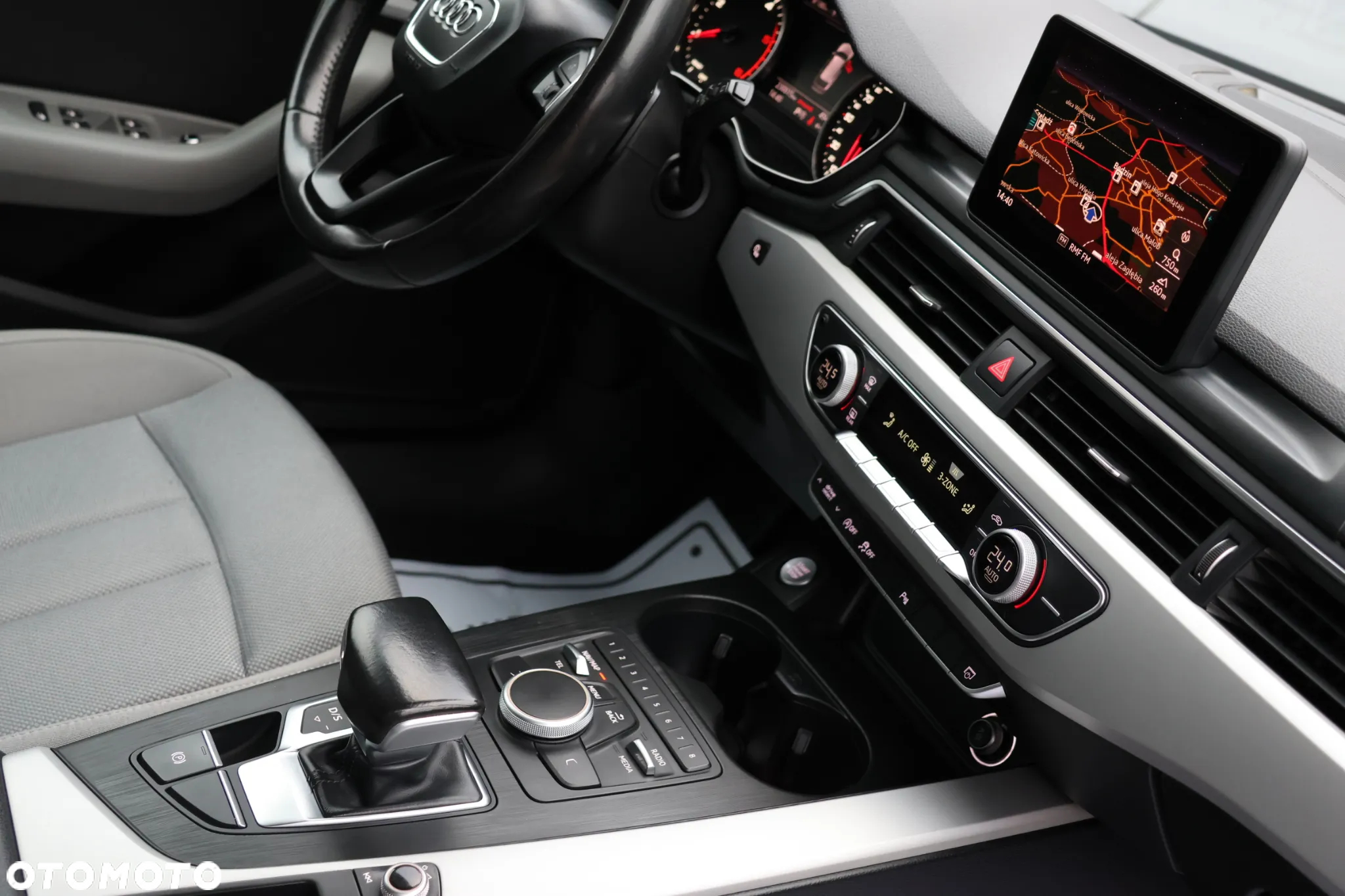 Audi A4 Avant 2.0 TDI ultra S tronic - 24