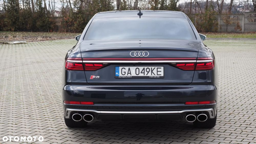 Audi S8 - 4