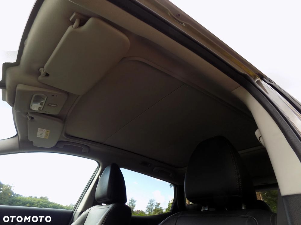 Nissan Qashqai 1.6 dCi Xtronic TEKNA+ - 17