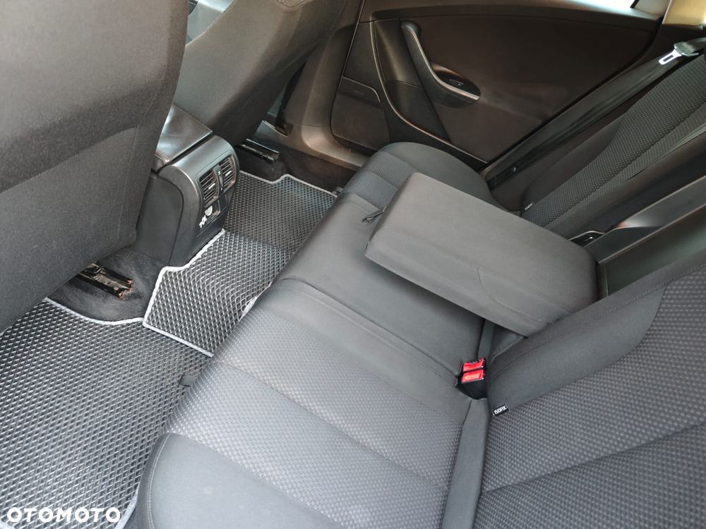 Volkswagen Passat 2.0 TDI Comfortline DSG - 5