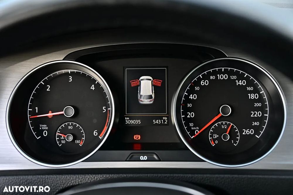 Volkswagen Golf 2.0 TDI 4Motion BMT Comfortline - 24