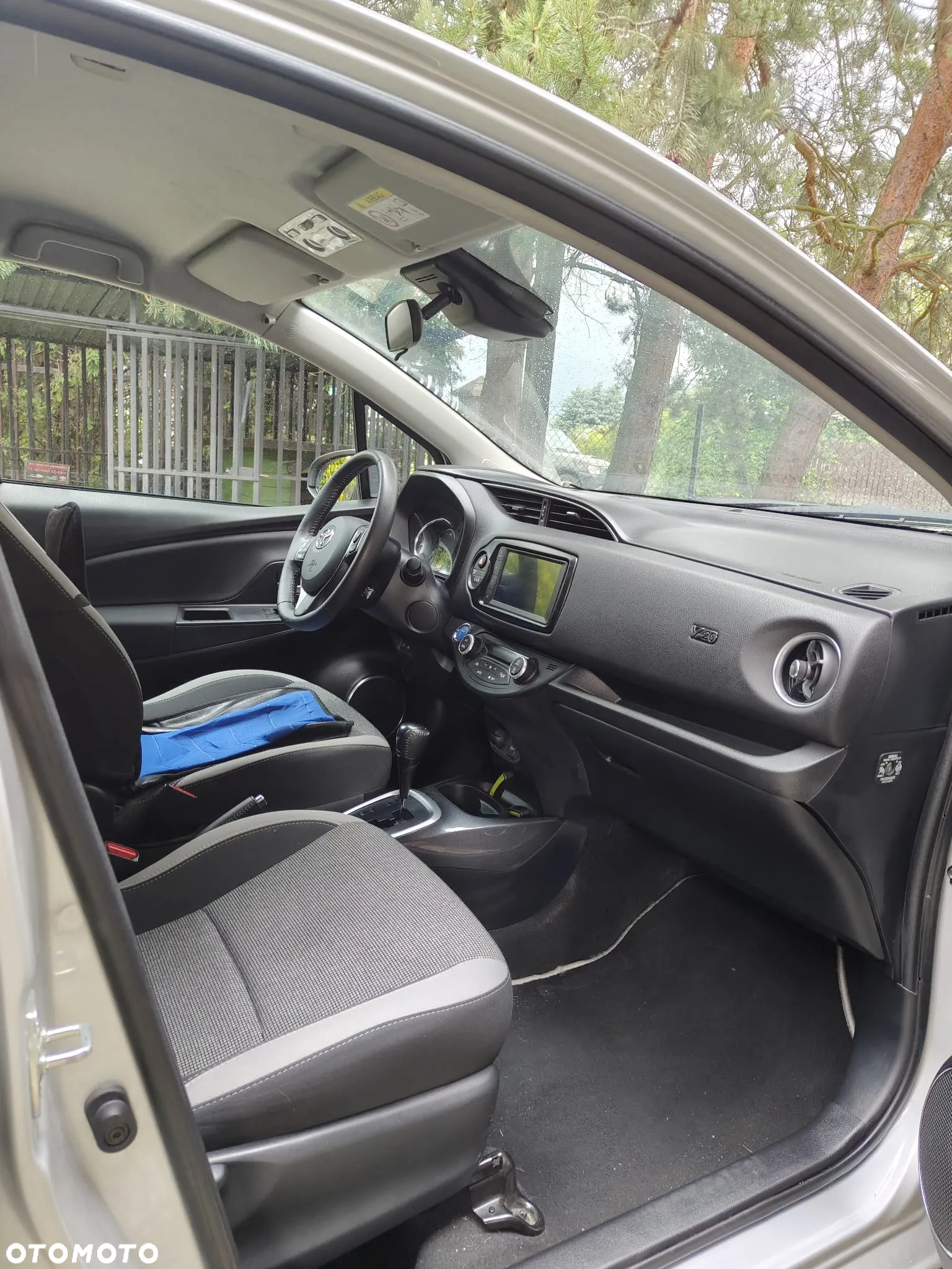 Toyota Yaris Hybrid 100 Premium - 11