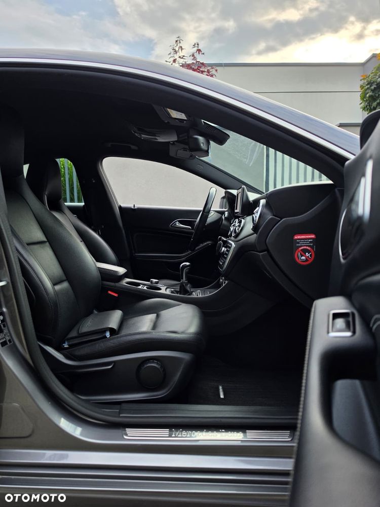 Mercedes-Benz CLA 200 CDI AMG Line - 19