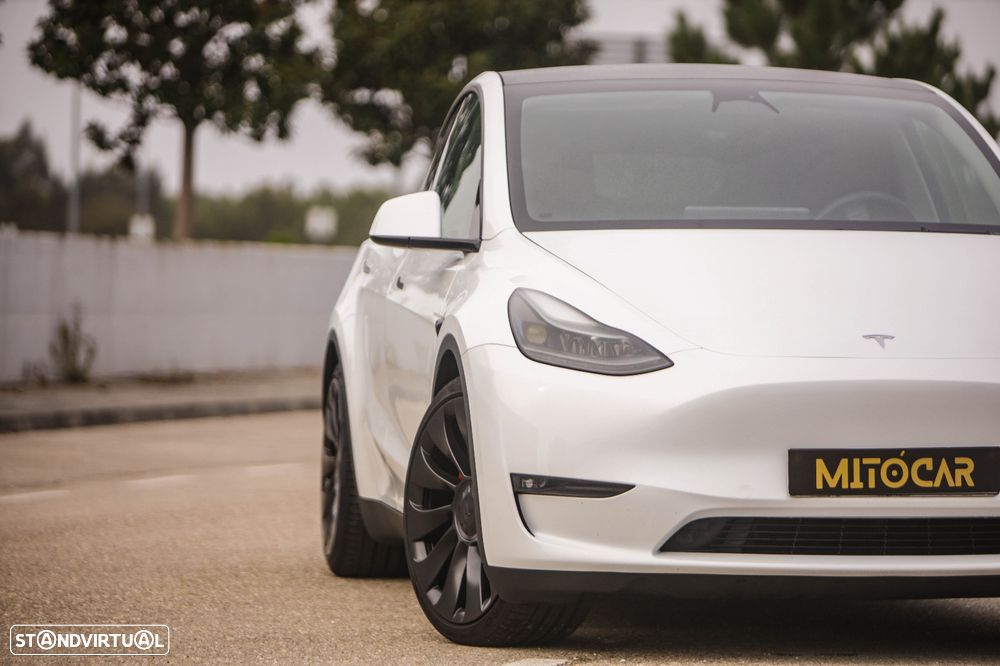 Tesla Model Y 2023 photo 4