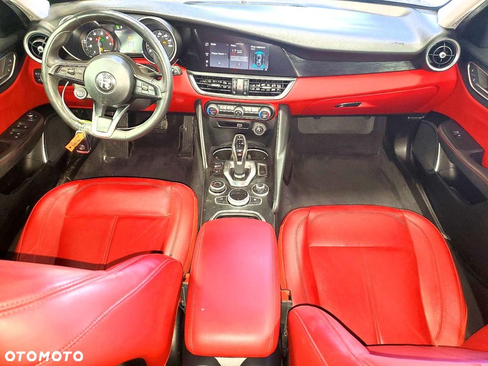 Alfa Romeo Giulia 2.0 Turbo 16V AT8-Q4 Ti - 7