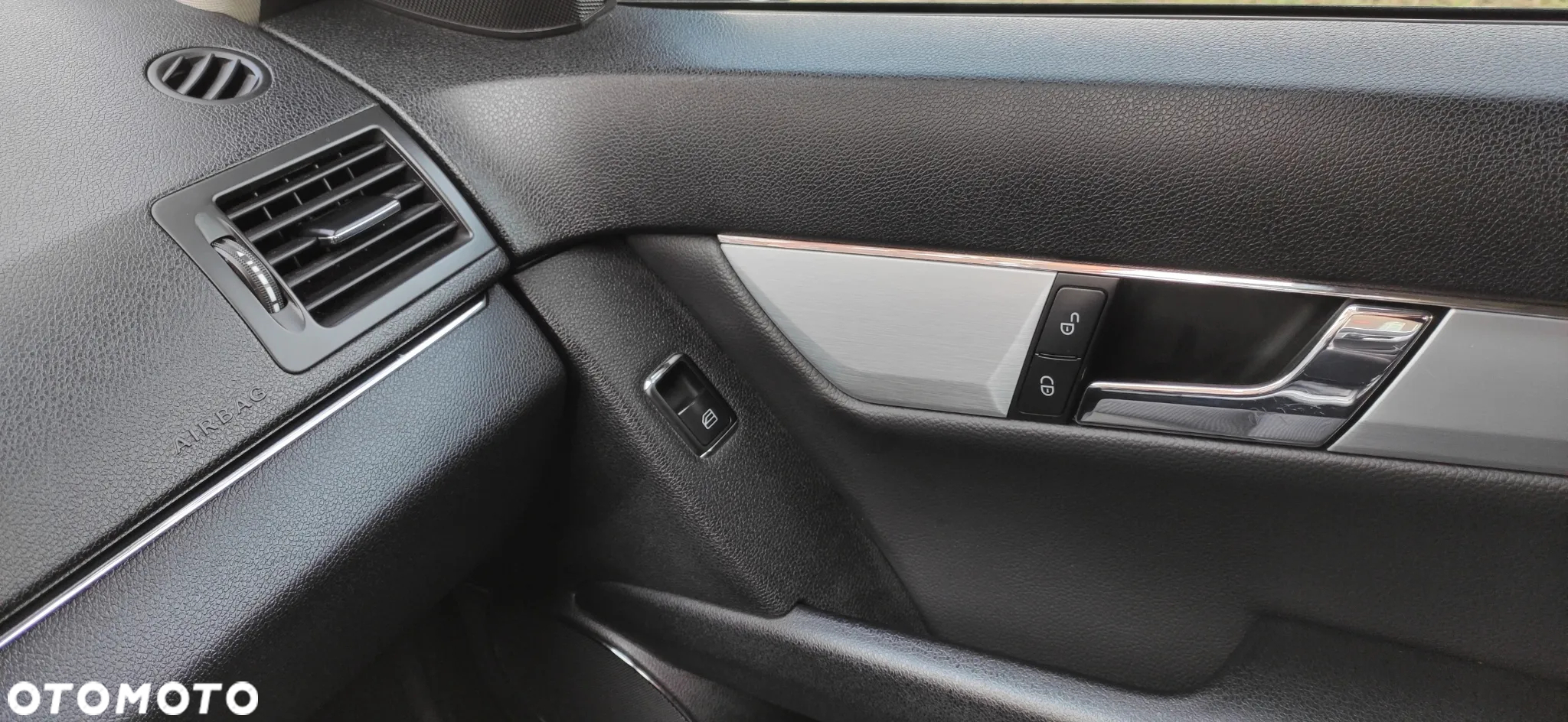 Mercedes-Benz Klasa C 180 T CGI Automatik BlueEFFICIENCY Avantgarde - 36