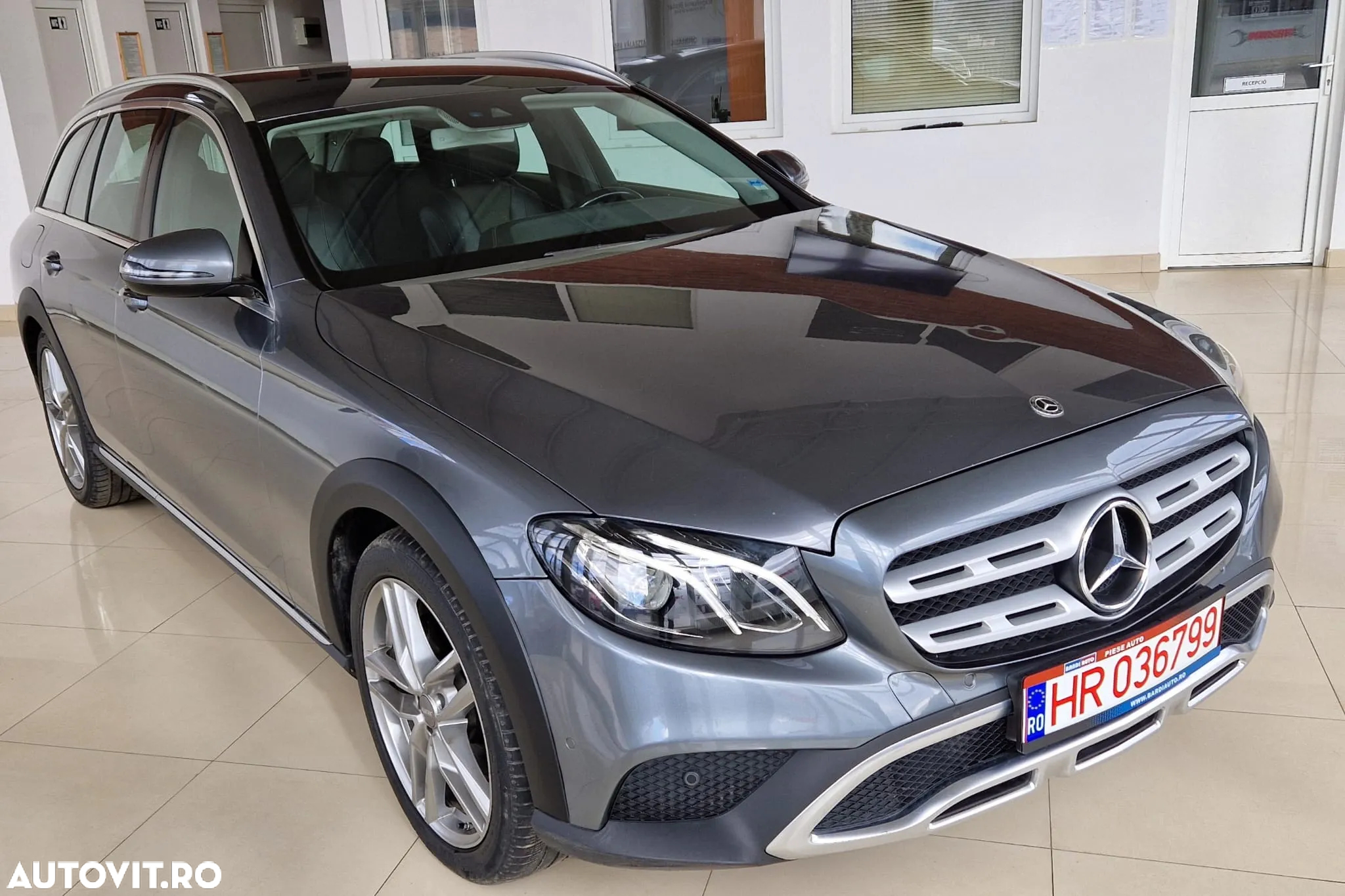 Mercedes-Benz E 220 d 4Matic T All-Terrain 9G-TRONIC Avantgarde - 3