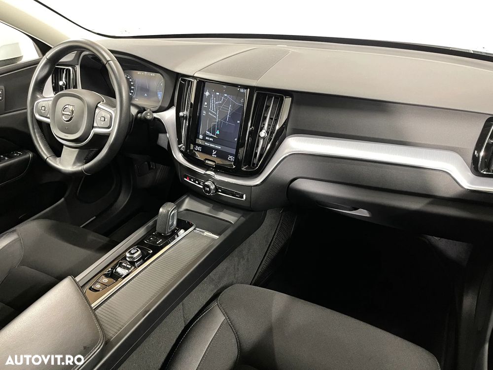 Volvo XC 60 D5 AWD Geartronic Momentum - 8