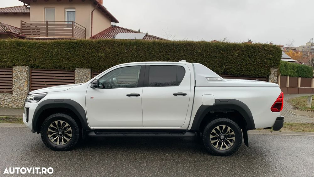 Toyota Hilux 2.8D 204CP 4x4 Double Cab AT GR Sport - 2