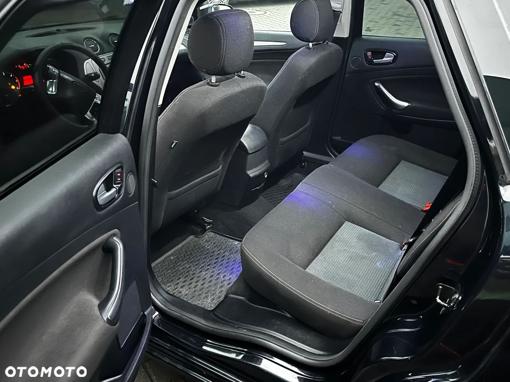 Ford Mondeo 2.0 TDCi Ambiente - 11