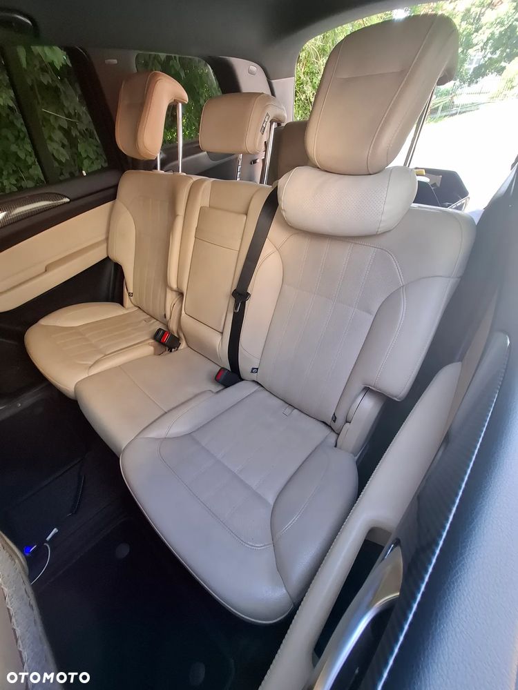 Mercedes-Benz GLS - 24