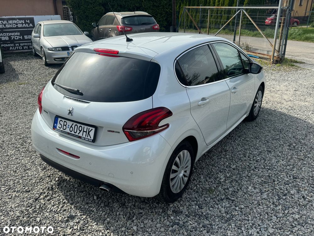 Peugeot 208 PureTech 110 Stop & Start Allure - 6