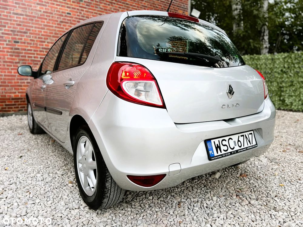 Renault Clio - 33