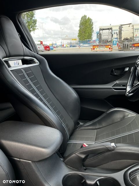 Hyundai Veloster - 12
