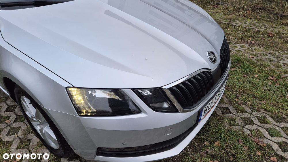 Skoda Octavia 1.6 TDI SCR Active - 10