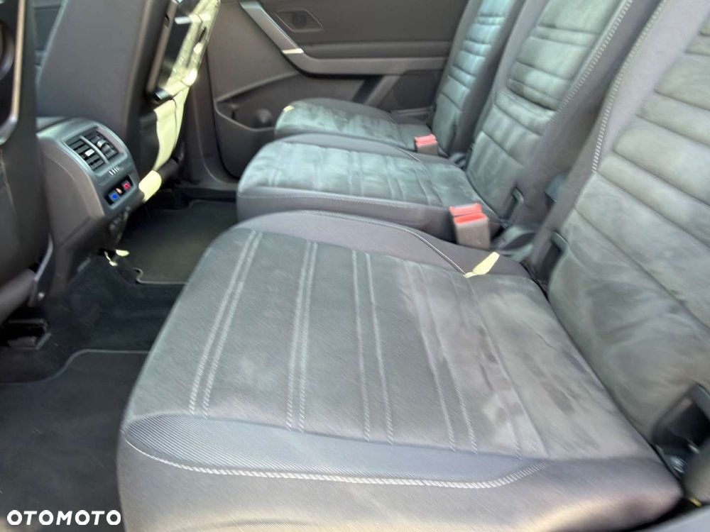 Volkswagen Touran - 25