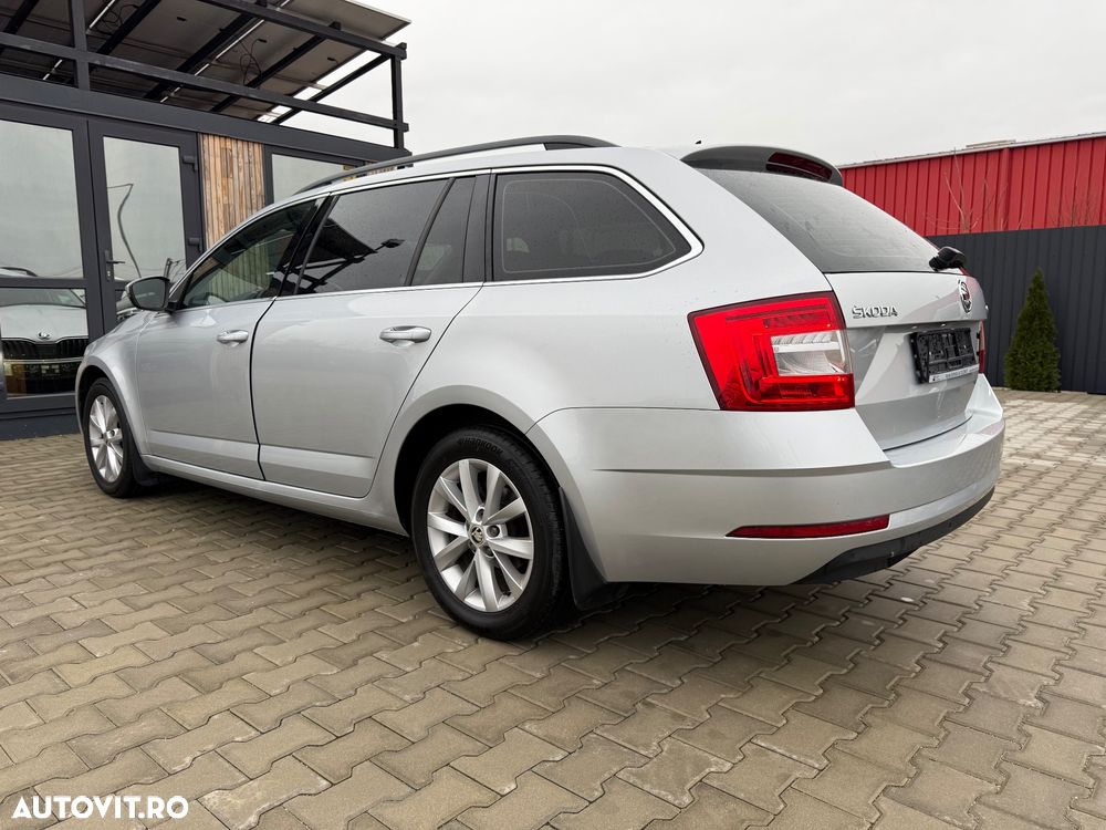 Skoda Octavia Combi Diesel 1.6 TDI Ambition - 10
