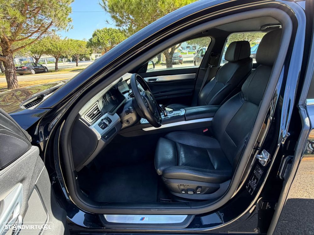 BMW 740 d Pack M - 40