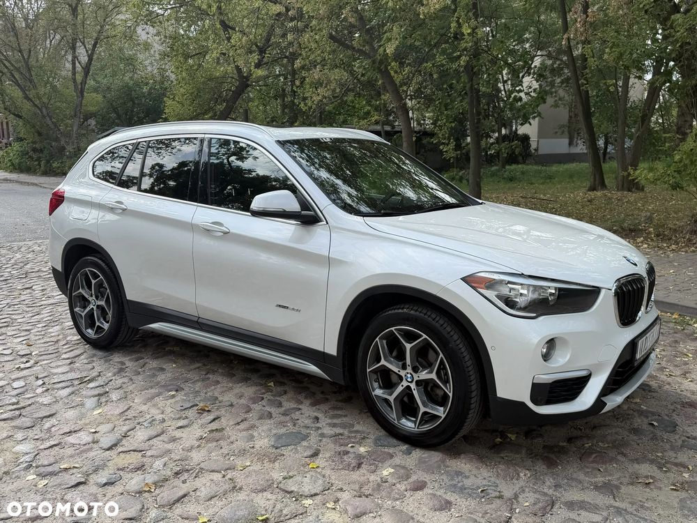 BMW X1 xDrive28i xLine - 4