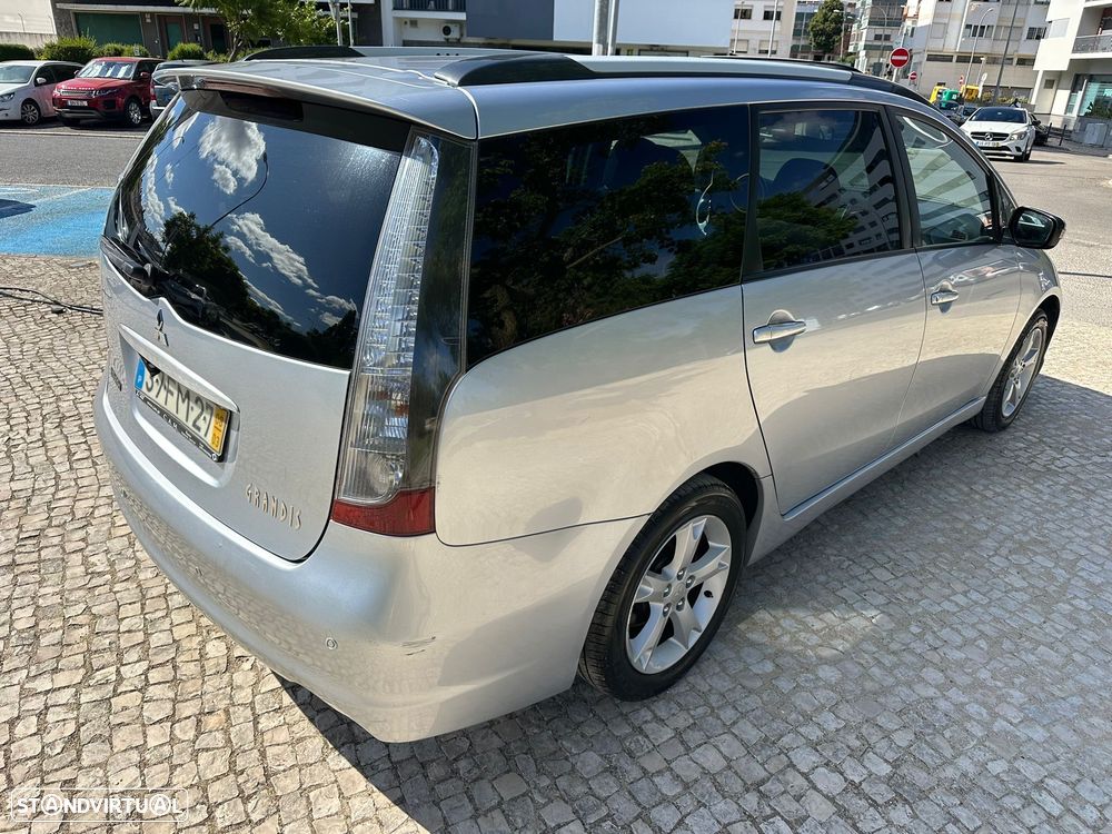 Mitsubishi Grandis 2.0 DI-D Insport BT - 12