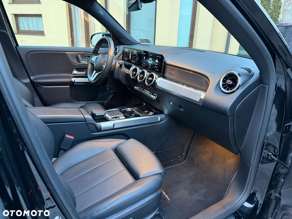 Mercedes-Benz GLB 250 4Matic 8G-DCT - 11