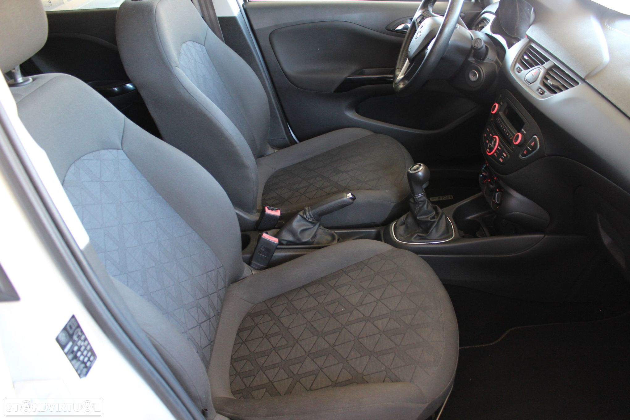 Opel Corsa 1.2 120 Anos - 22