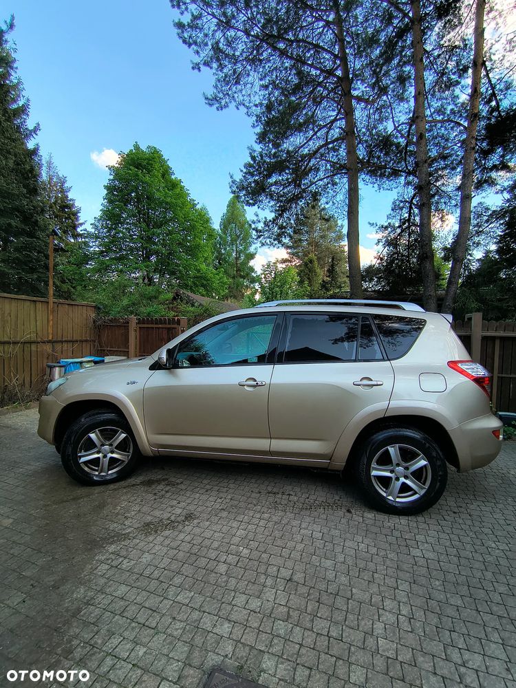 Toyota RAV4 2.2 D-4D X - 3