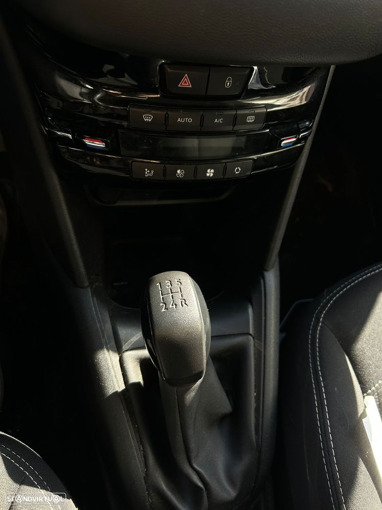 Peugeot 208 - 3