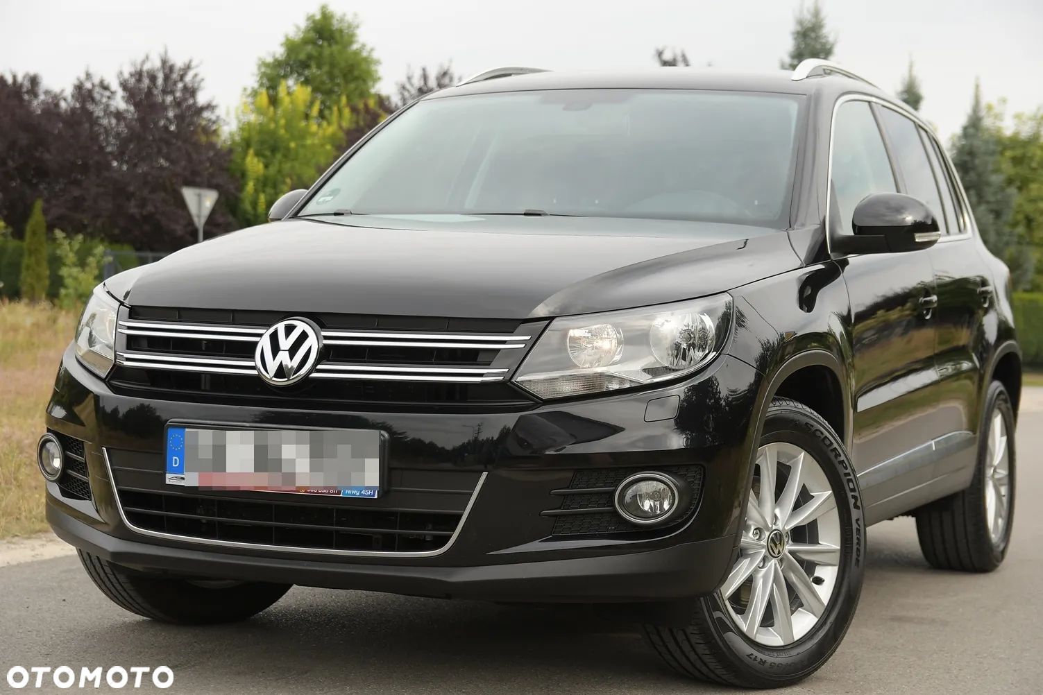Volkswagen Tiguan - 1