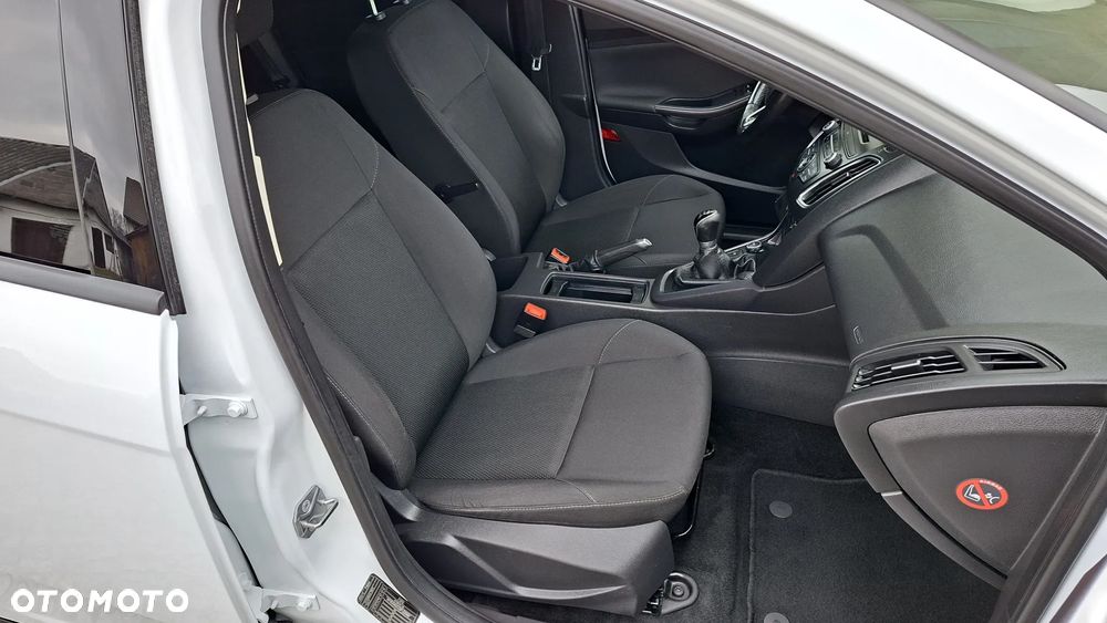 Ford Focus 1.0 EcoBoost Trend - 30