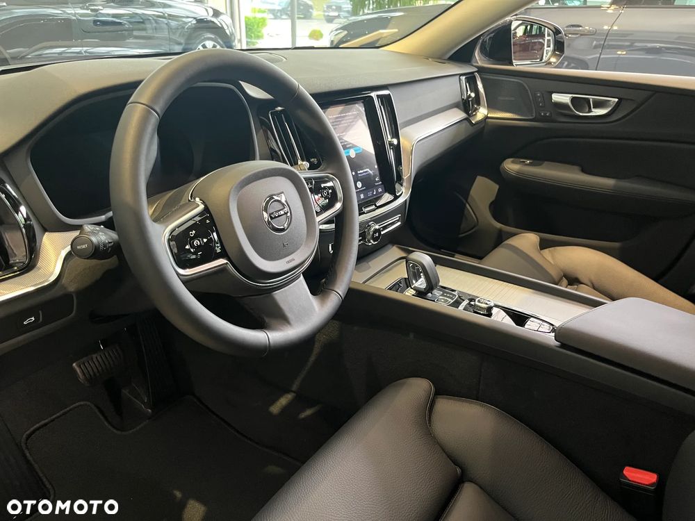 Volvo V60 B4 B Plus Dark - 8