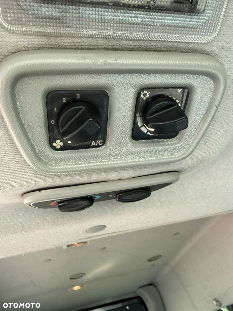 Ford Transit - 12