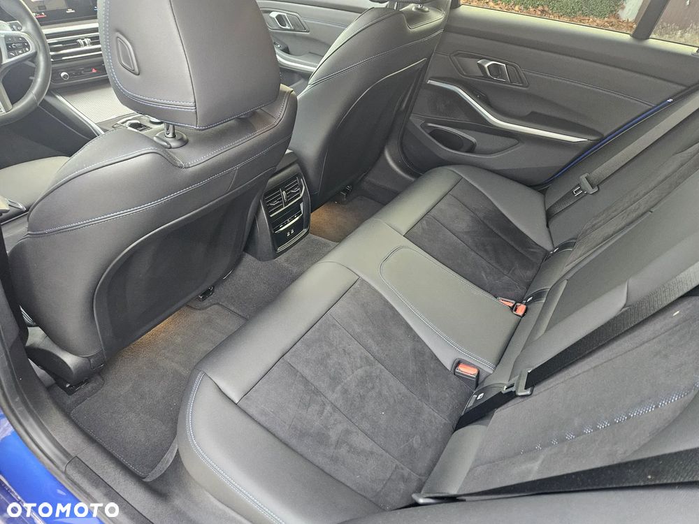 BMW Seria 3 320d xDrive M Sport Shadow - 17