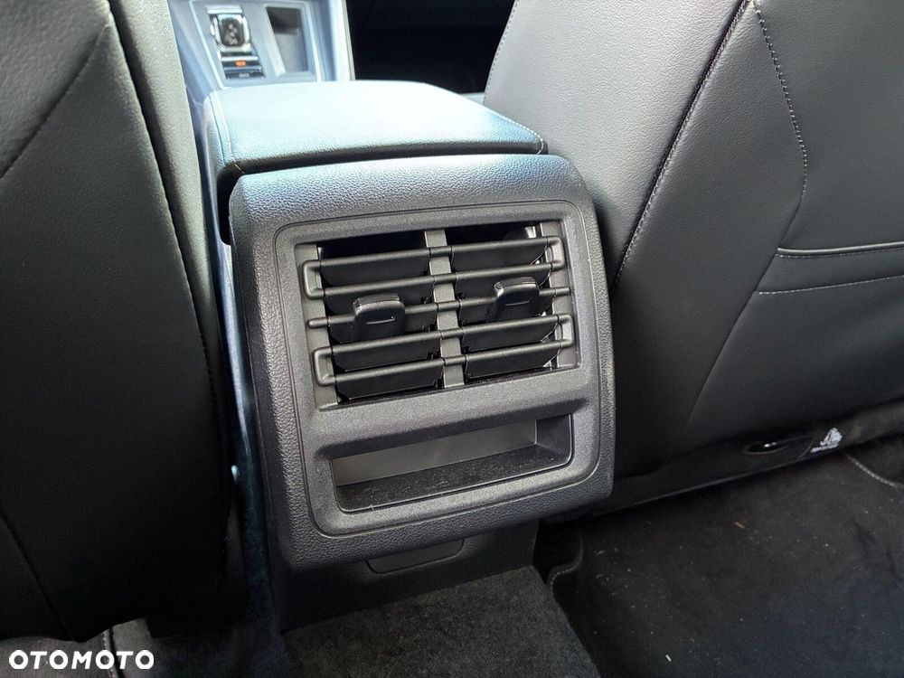 Volkswagen Golf - 27