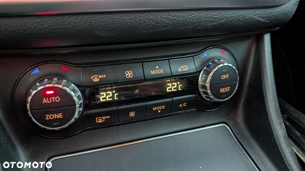 Mercedes-Benz GLA 180 7G-DCT Activity Edition - 10