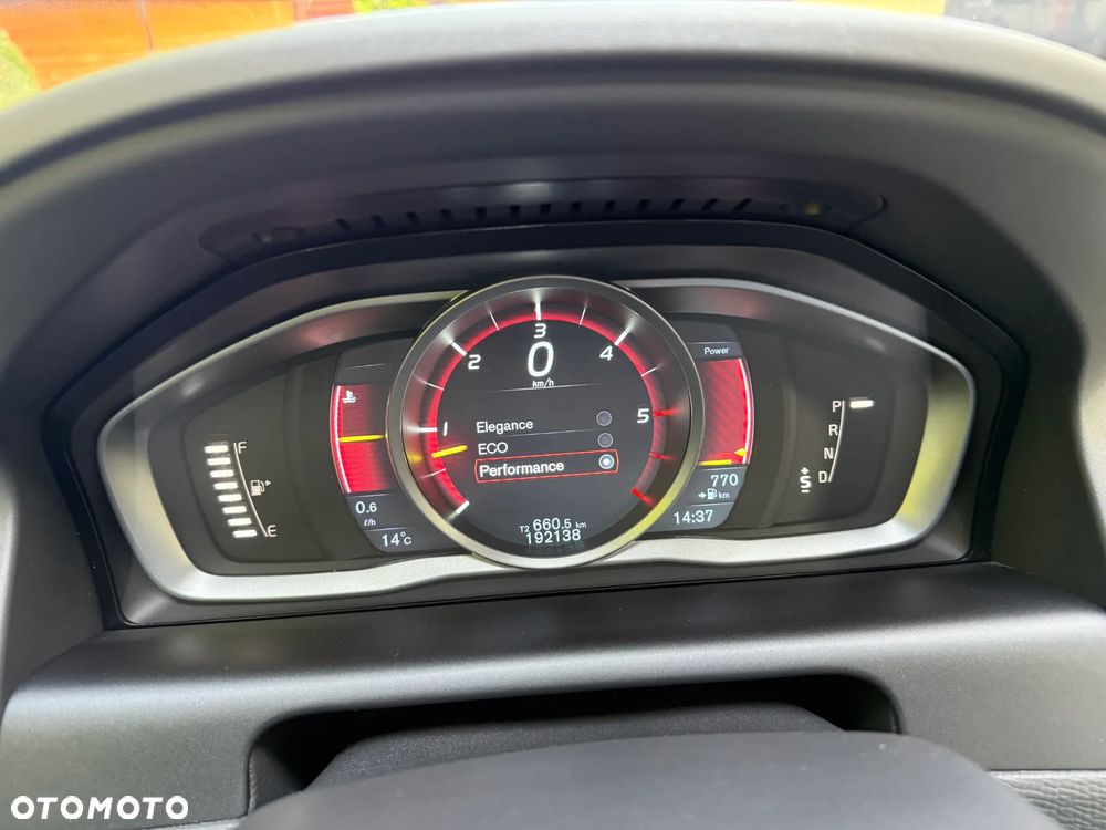 Volvo XC 60 D4 AWD Ocean Race - 27