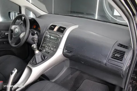 Toyota Auris 1.4 D-4D AC - 11
