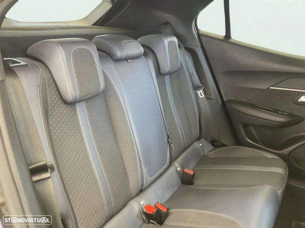 Peugeot 2008 1.2 PureTech Allure - 16