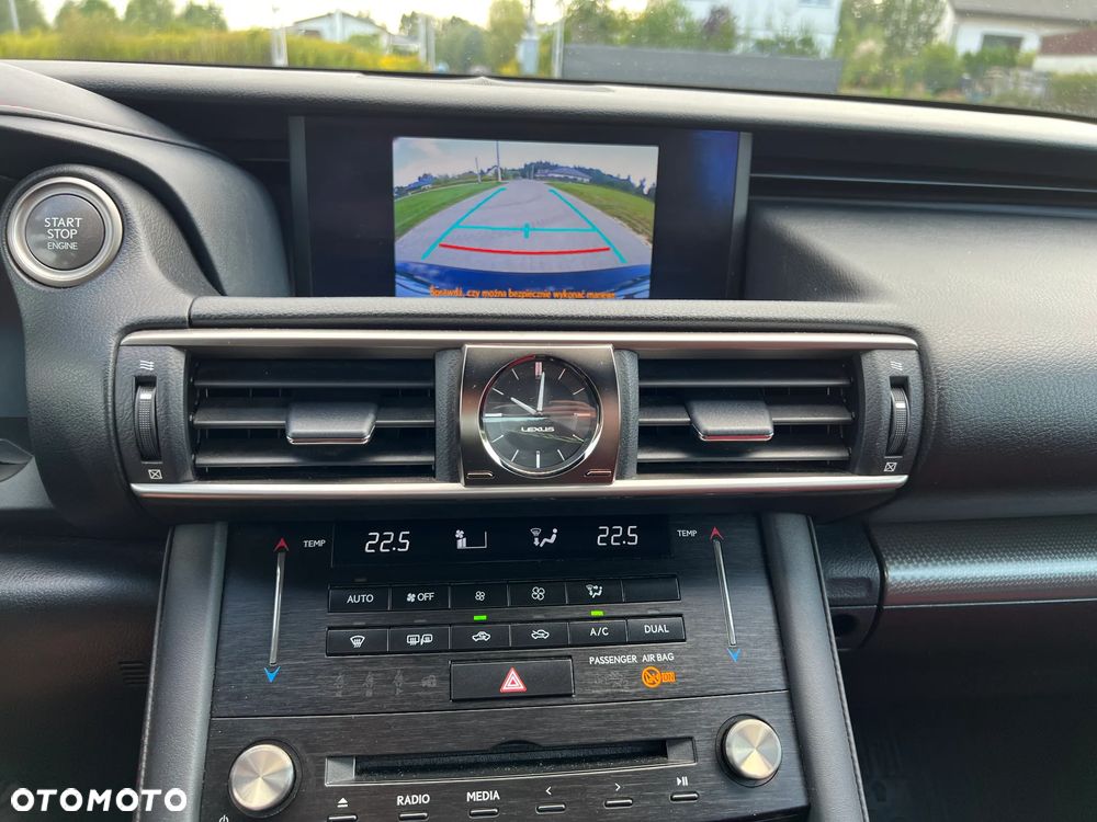 Lexus IS 200t / 300 F Sport - 20