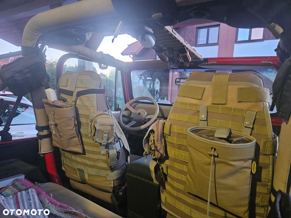 Jeep Wrangler - 22