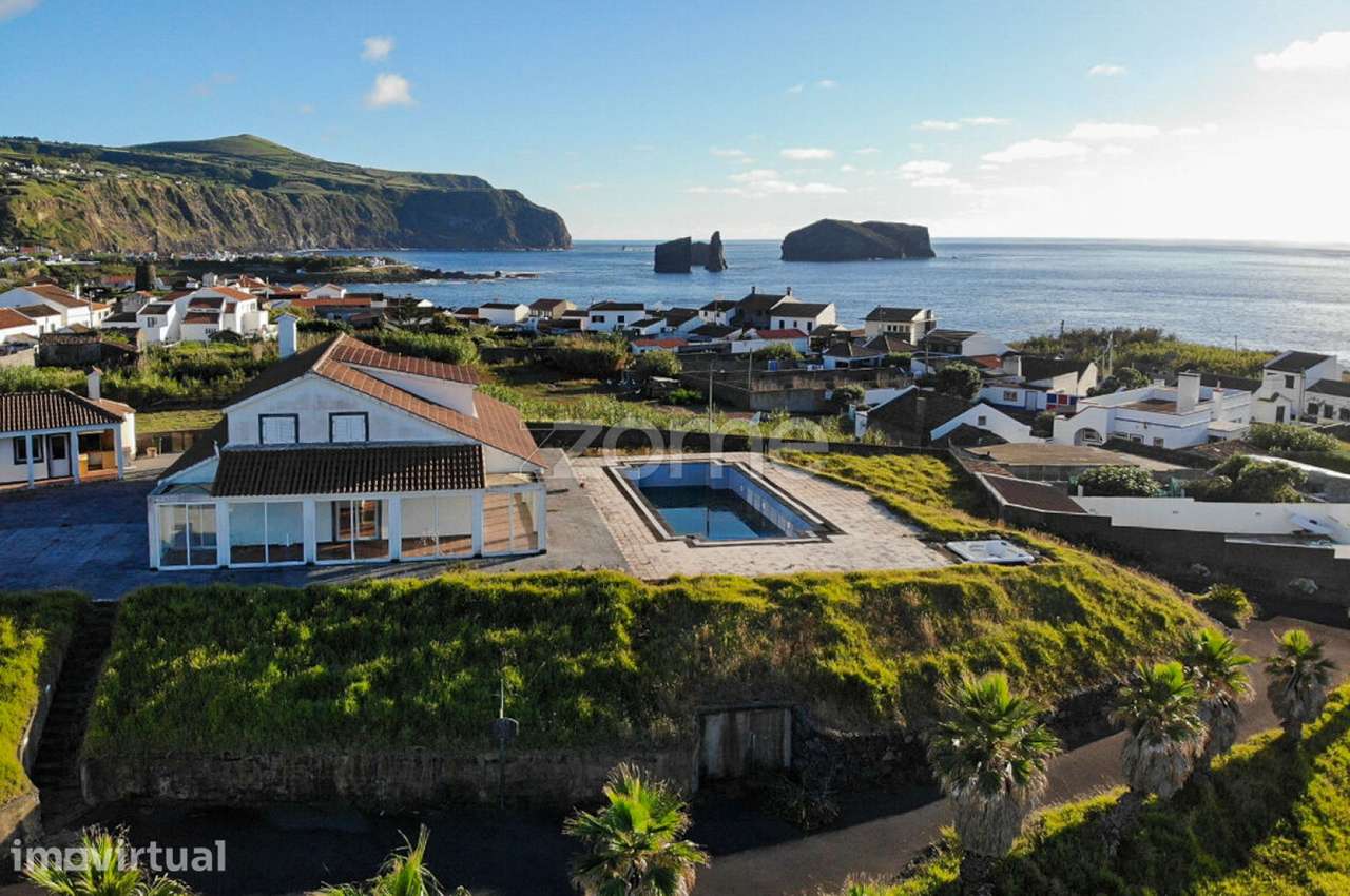 Moradia T3 + Casa de Apoio T2, com Vista Mar e Piscina nos Mosteiros - Grande imagem: 2/37